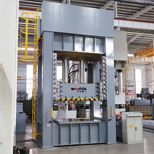 315噸(dun)框架式汽車钣(bǎn)金件液壓機