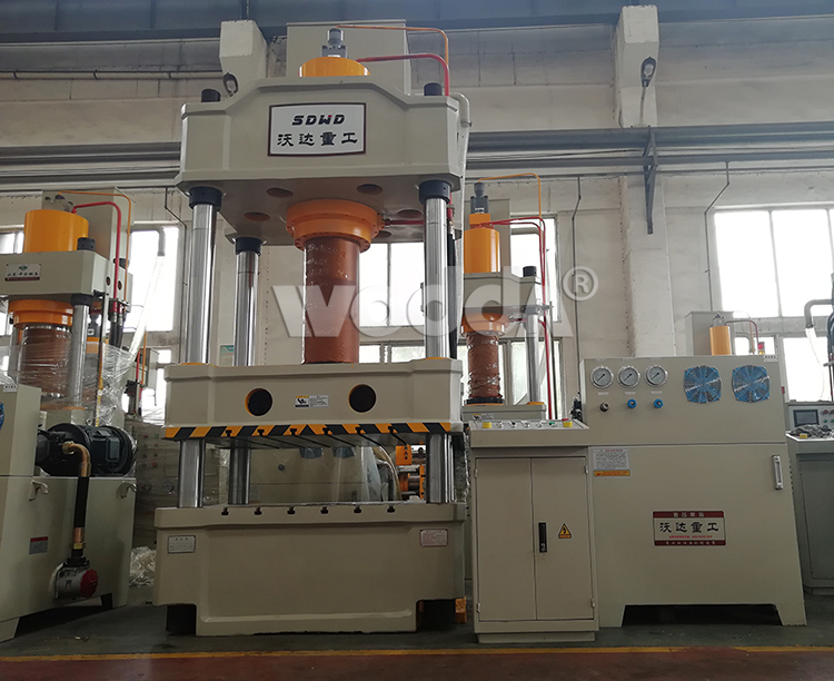 315噸四柱(zhu)液壓機