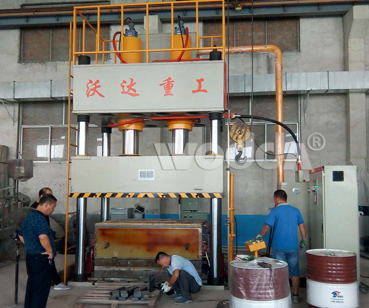 化糞池(chí)四柱液壓機