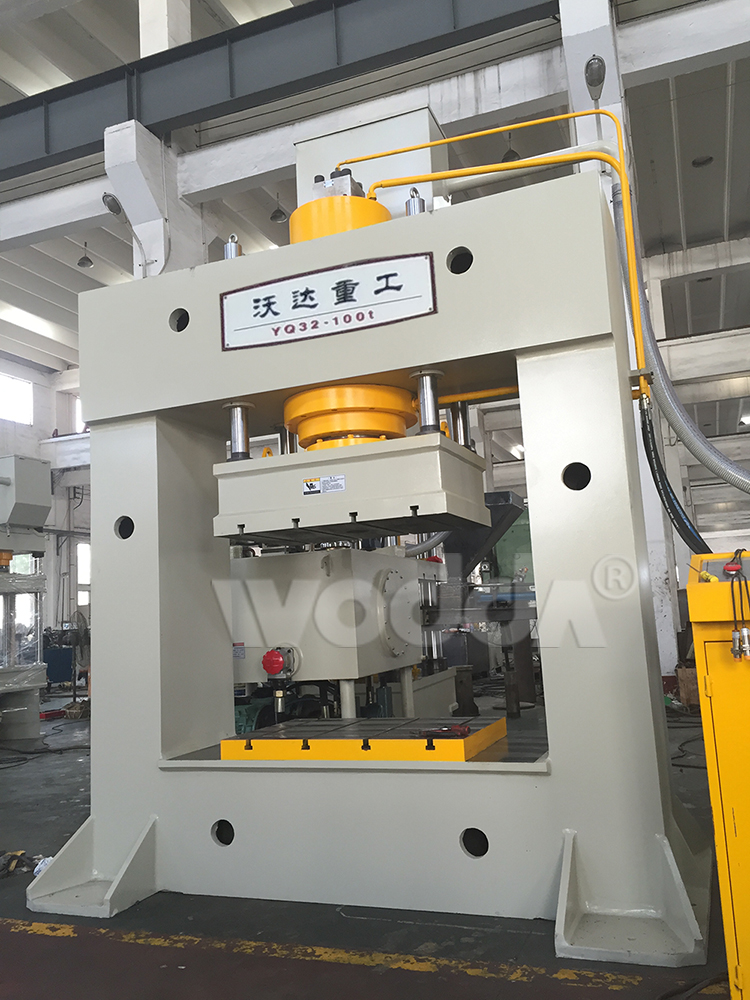 龍(long)門液壓(ya)機