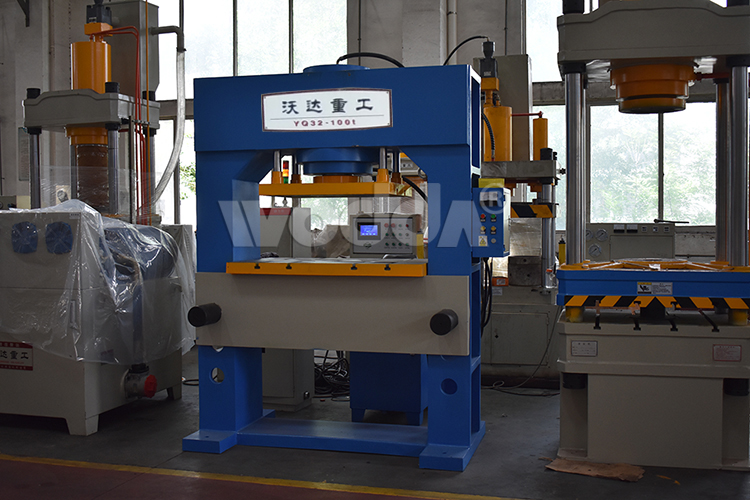 框架(jià)式液壓機