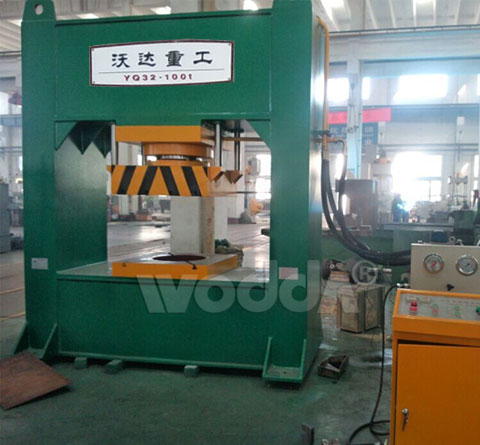 400噸龍(lóng)門液壓機