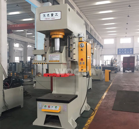 單臂液壓(ya)沖床