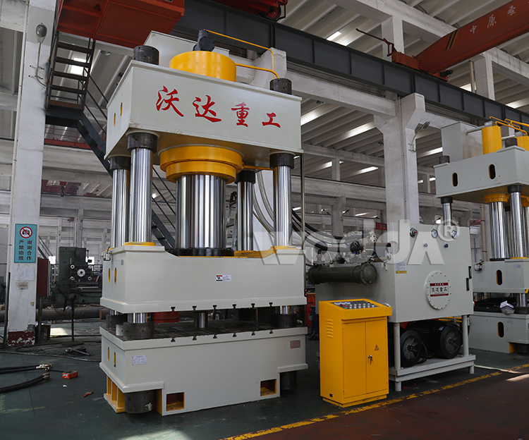 三梁四柱(zhu)液壓機