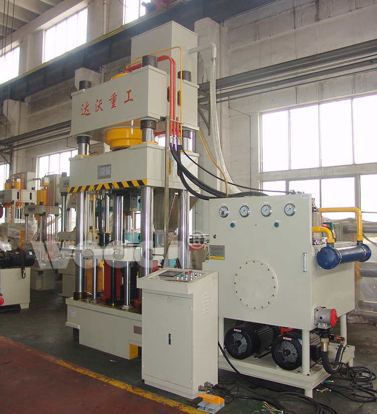 四梁四(si)柱液壓機