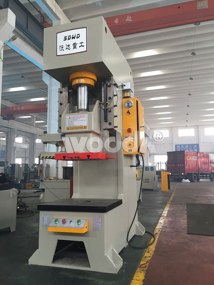 滑(hua)塊導軌沖床(chuáng)