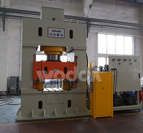 龍門框架導軌(guǐ)式液壓機