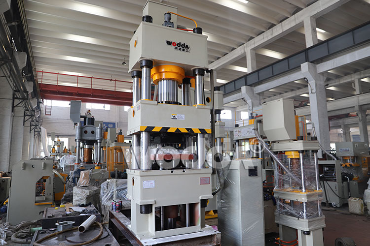 四梁(liáng)四柱液壓機參(cān)數