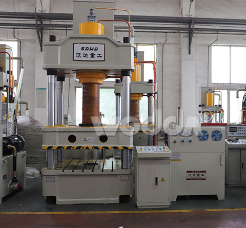 315T四柱三梁液(ye)壓機