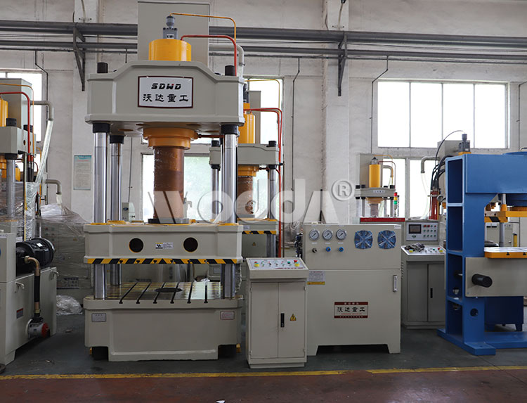 三(sān)梁四柱單杠液壓(yā)機