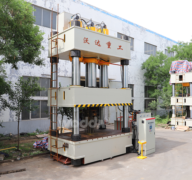 四柱三(san)梁液壓機參(cān)數