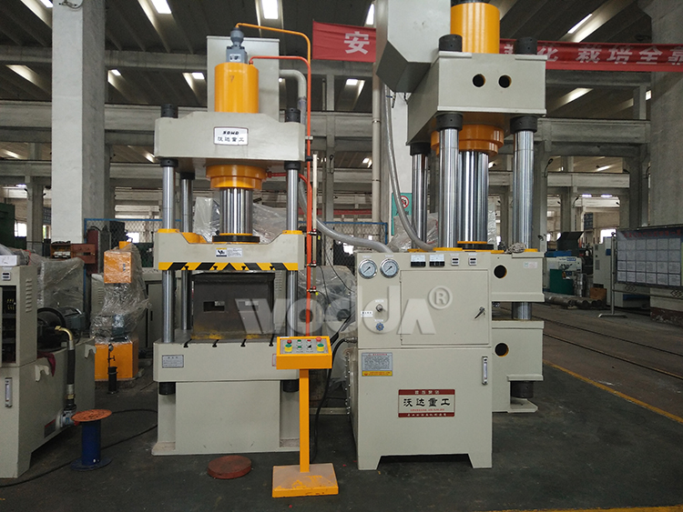 160T四柱液(ye)壓機