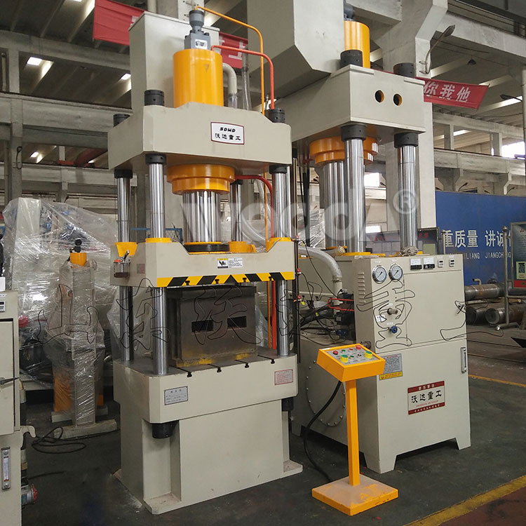 四柱液(yè)壓機