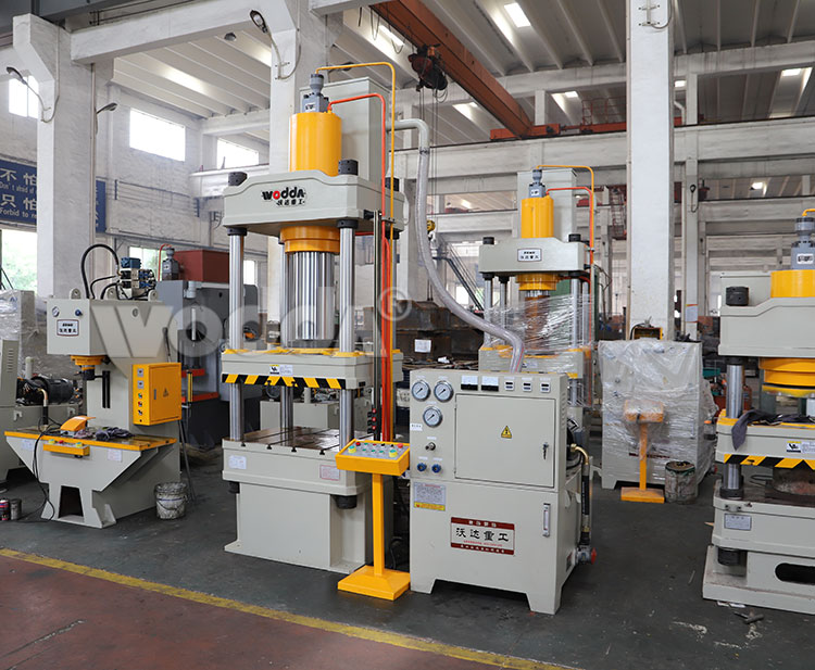 四柱(zhù)三梁液(ye)壓機參(cān)數