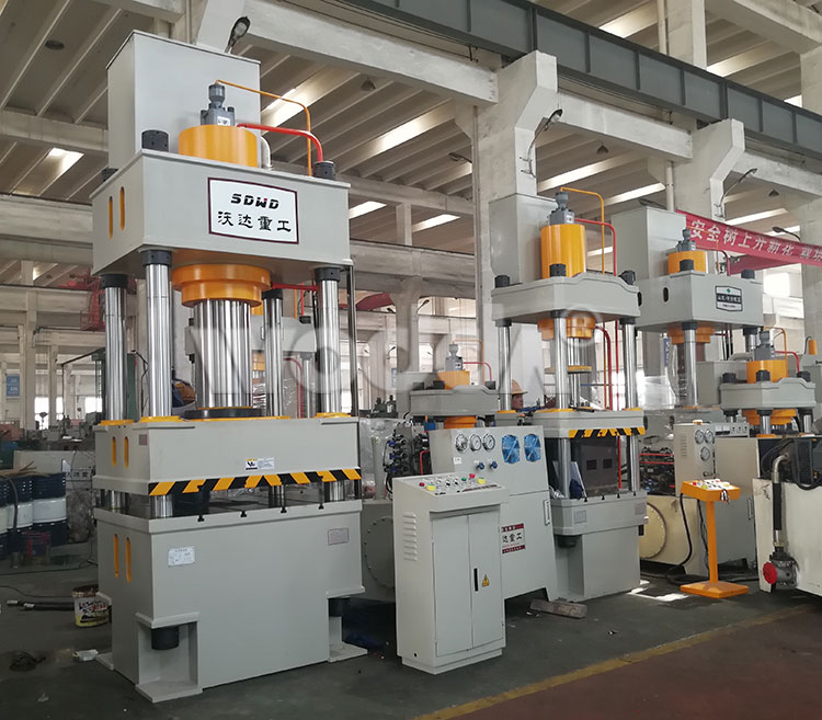 三梁(liáng)四柱液壓機(jī)