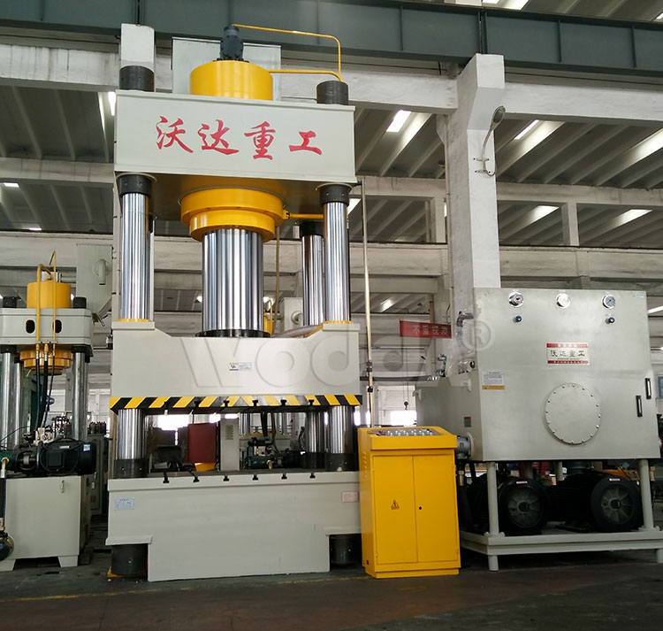 四柱三梁液(ye)壓機