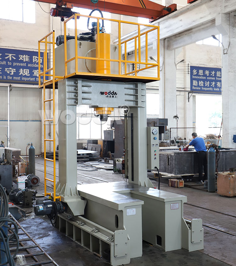 小型龍門(mén)液壓機