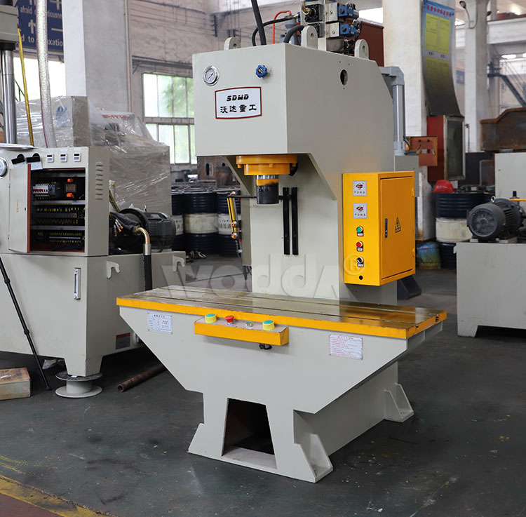 100噸(dūn)單柱液壓(yā)機