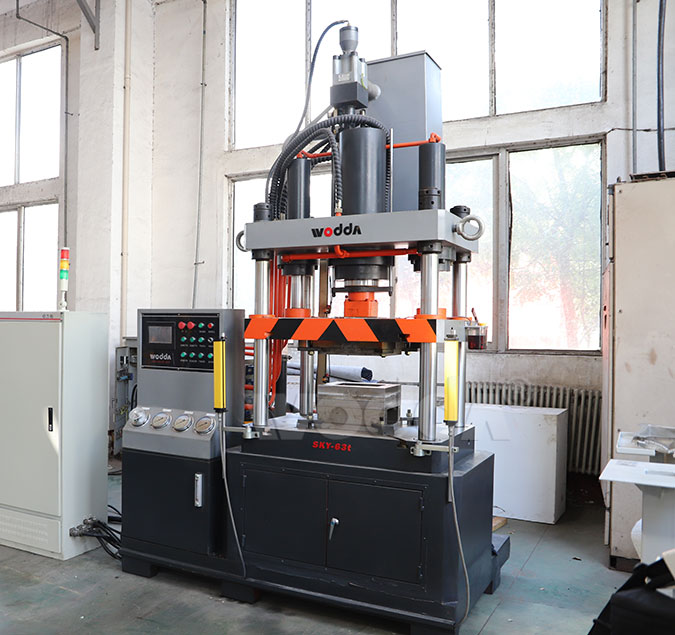 63t小(xiao)型四柱(zhù)液壓機(ji)液壓缸(gang)