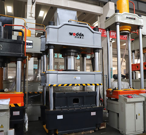 315噸三梁四柱液(yè)壓機