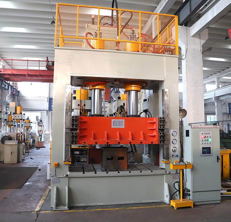 建築隔(ge)溫新型材(cai)料成型機(jī)