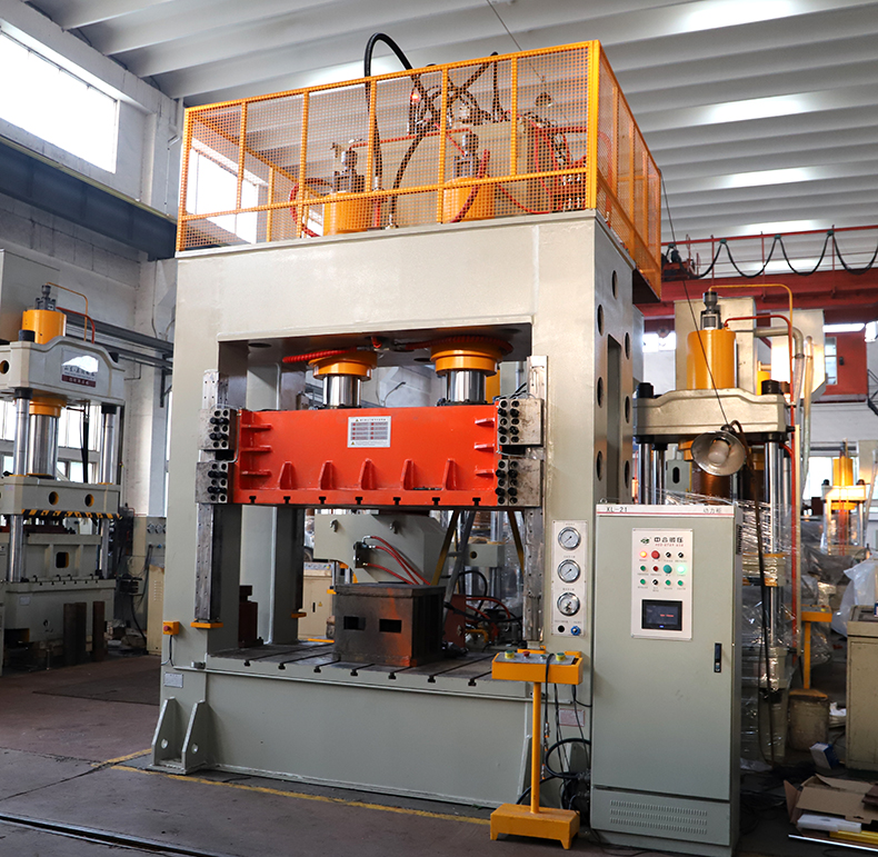 建築隔溫(wēn)新型材料(liào)成型機