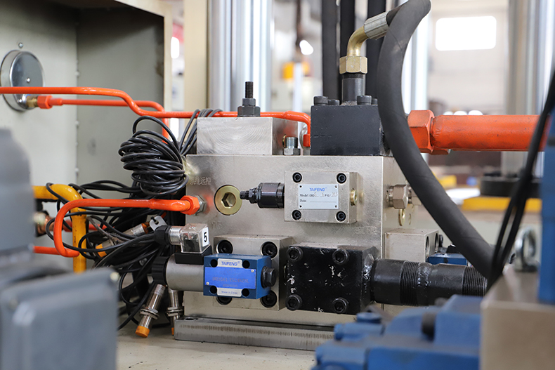 電動車(che)擋風闆液(ye)壓機油泵(bèng)