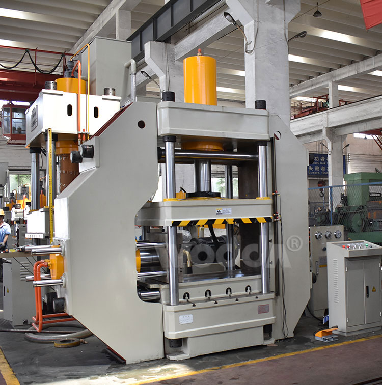 200噸(dūn)四柱液壓(yā)機