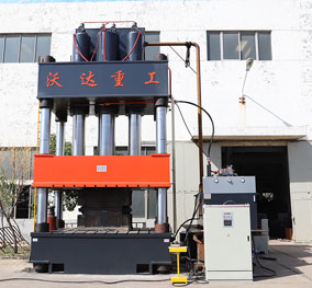 1800噸(dun)三梁四柱液(ye)壓機