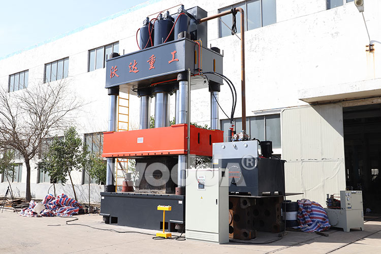 1800T三梁四柱(zhù)液壓機