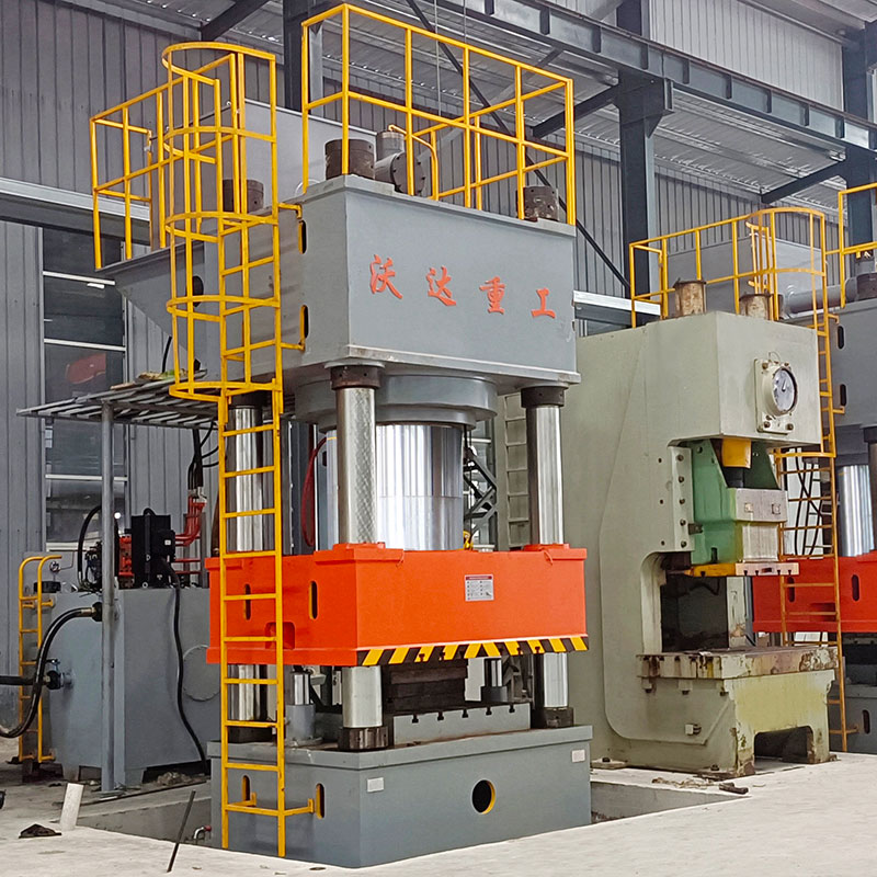 2000噸單缸四柱(zhu)液壓機