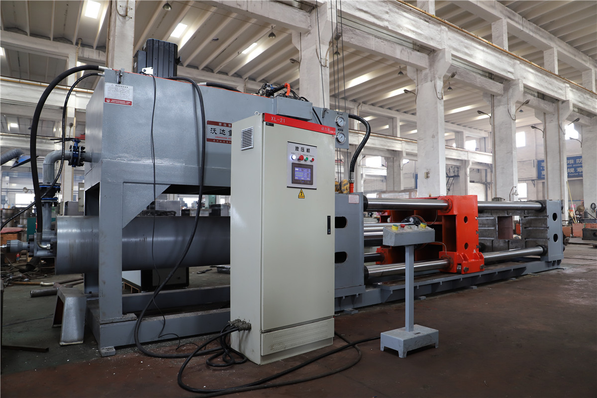 卧(wo)式三梁四柱液(yè)壓機