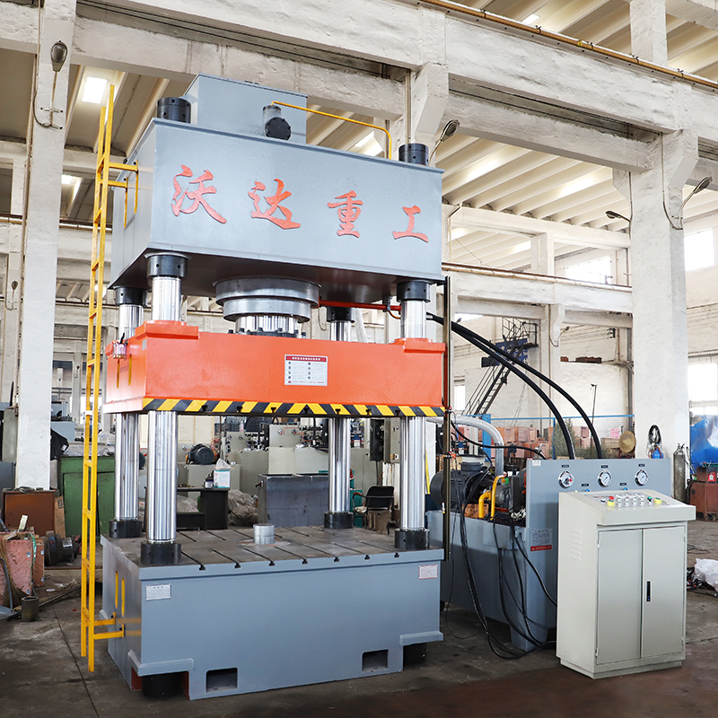 石(shí)墨電極闆(pan)壓制液壓(ya)機