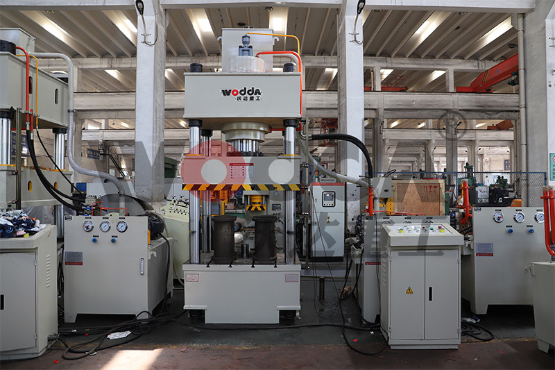 315噸四柱液(yè)壓機