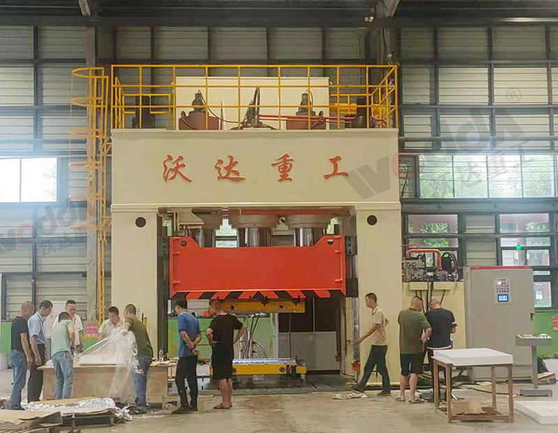 玻璃鋼模壓冷(leng)卻塔成型液壓(ya)機