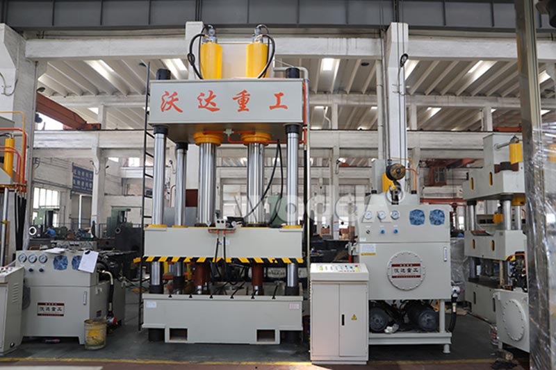 500噸四(si)柱液壓機(jī)