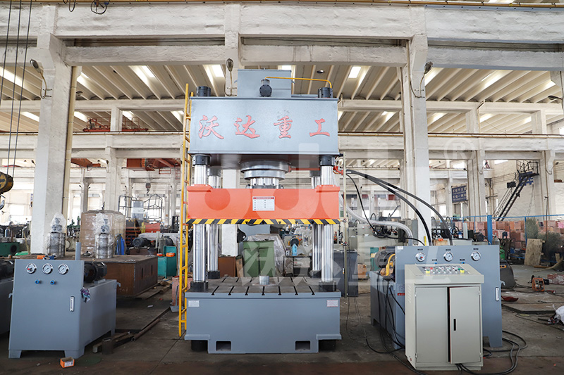 500噸四柱(zhu)液壓機價(jia)格