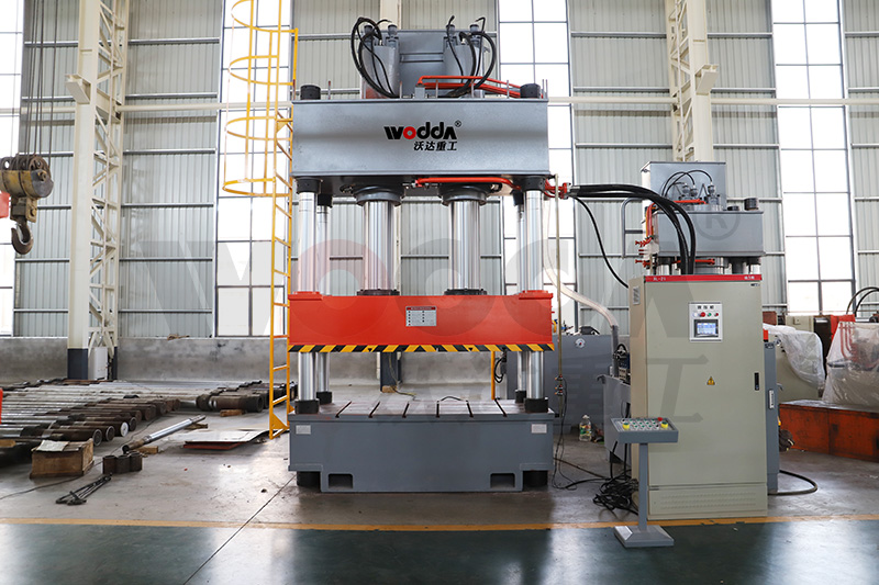 四(sì)柱液壓機價(jia)格越貴質量(liang)越好麼