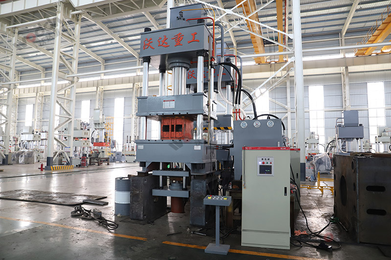 315噸不(bú)鏽鋼拉(lā)伸液壓(ya)機