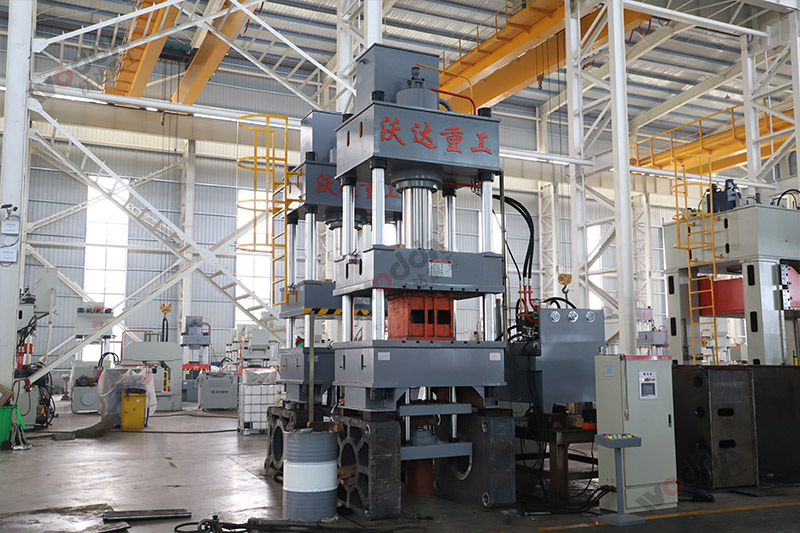 315噸不(bu)鏽鋼拉(la)伸液壓(yā)機