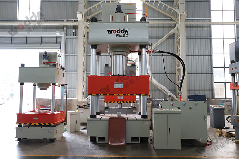 630噸拉(lā)伸液壓機