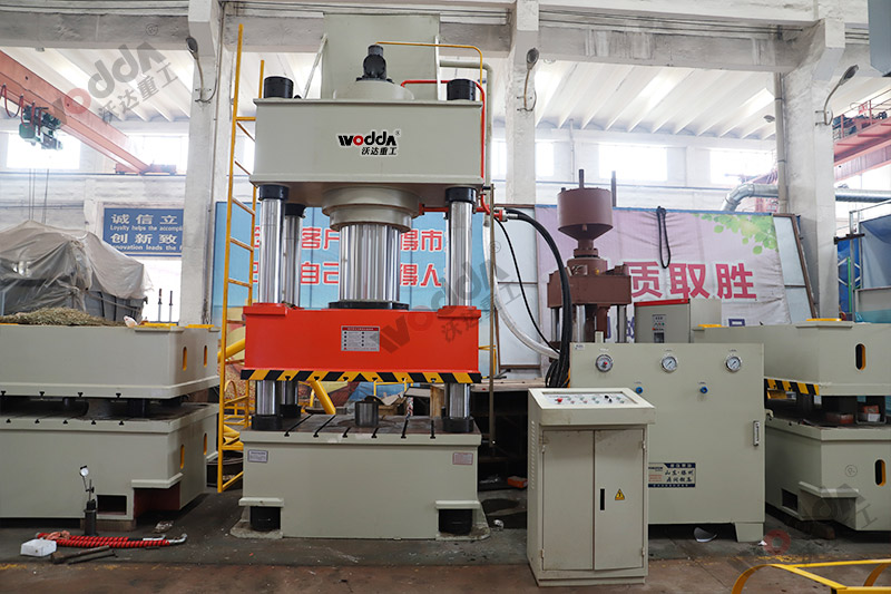 630噸拉伸液壓(ya)機