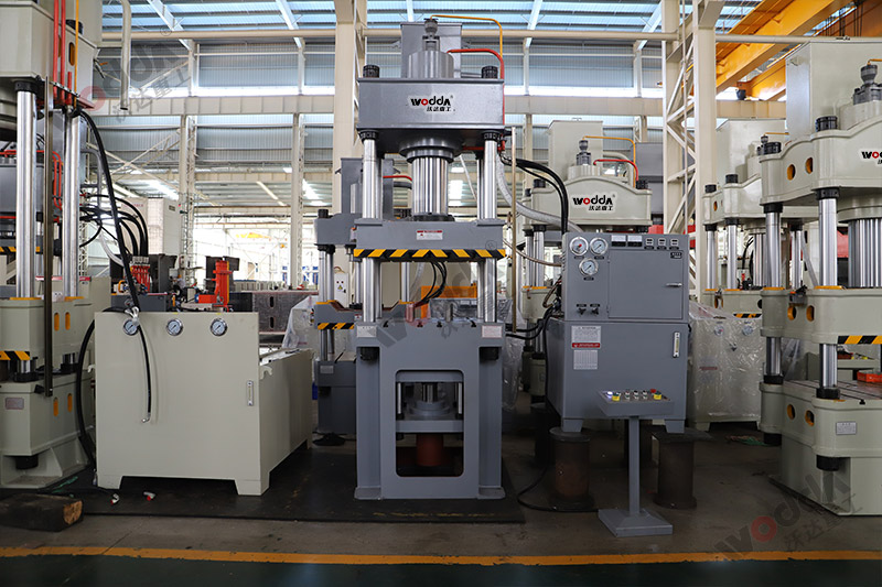 200噸金屬(shu)拉伸液壓機