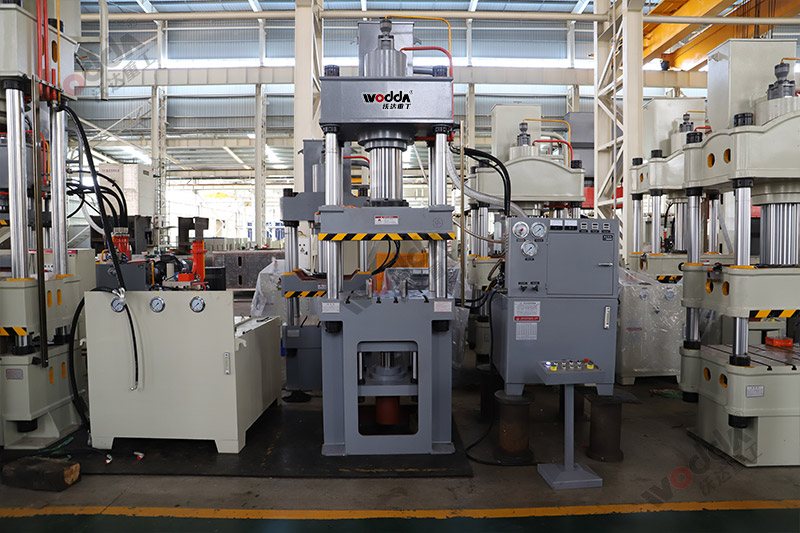 200噸拉伸液(yè)壓機