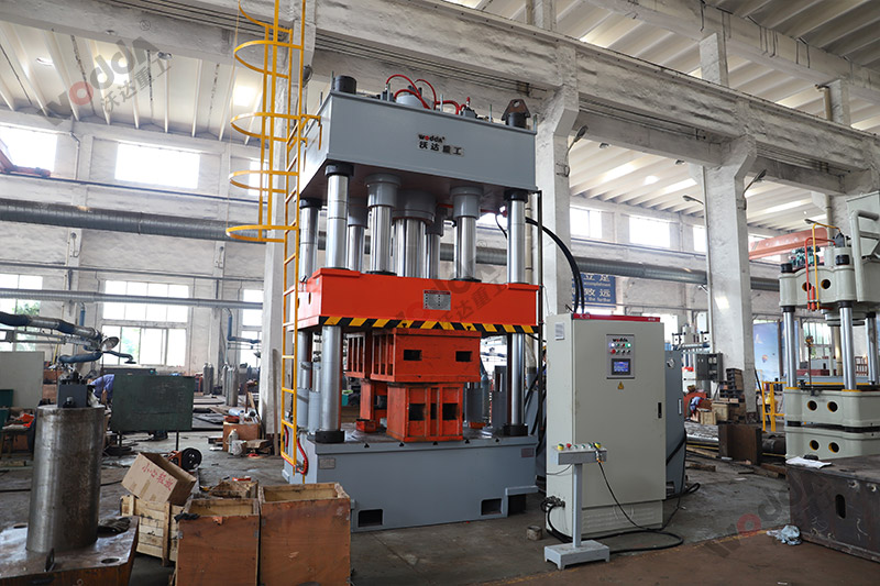 快速封頭(tóu)液壓機_1000噸封頭(tóu)拉伸機