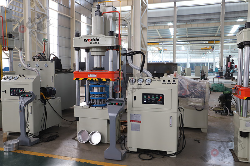 100噸電機端(duān)蓋拉伸液壓機(jī)_100T四柱拉伸液壓(ya)機