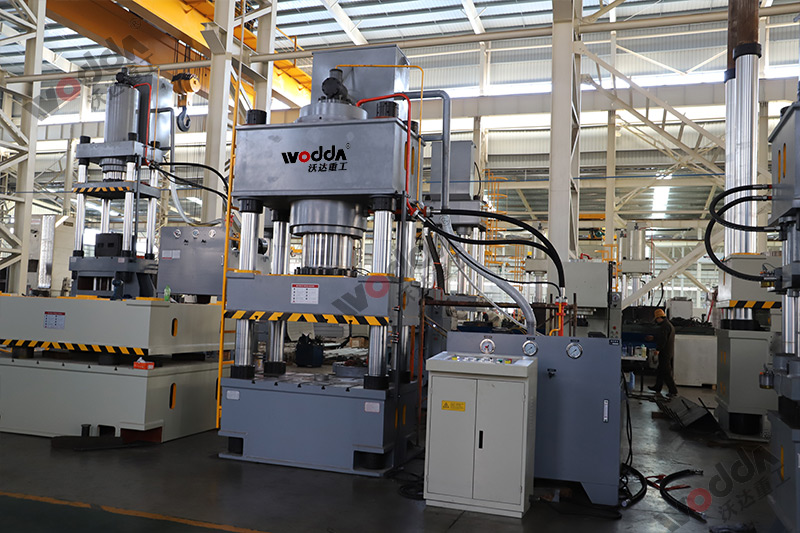 630噸拉伸(shēn)液壓機