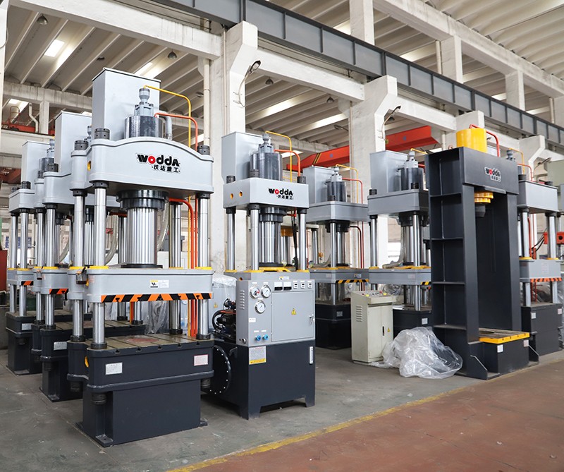 200噸汽(qi)車配件拉伸液(yè)壓機