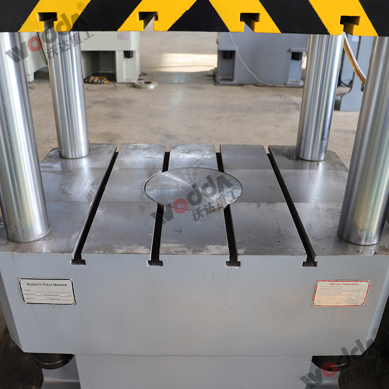 315噸拉(lā)伸液壓機工作台(tai)