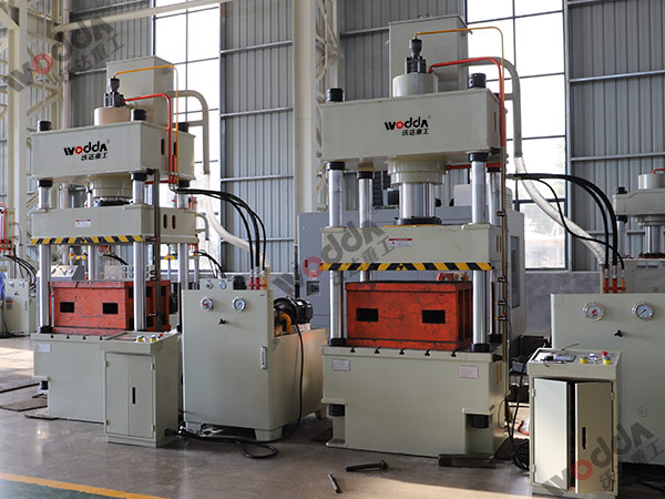 200噸四柱(zhu)拉伸液壓機